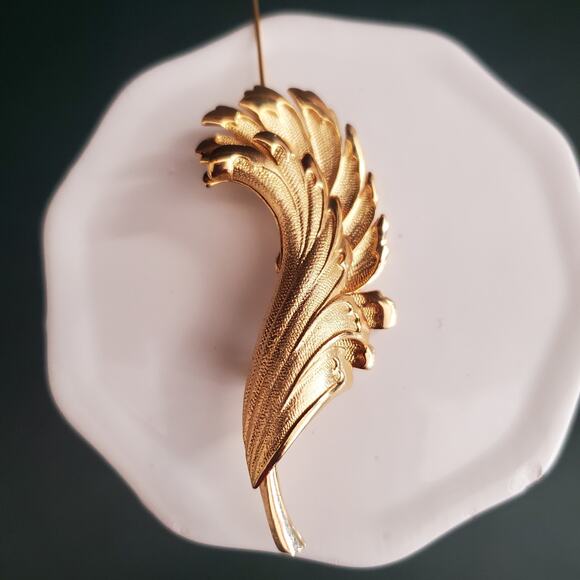 Tana Leaf Brooch Textured and Smooth 2.75 inches Tall - Picture 4 of 6